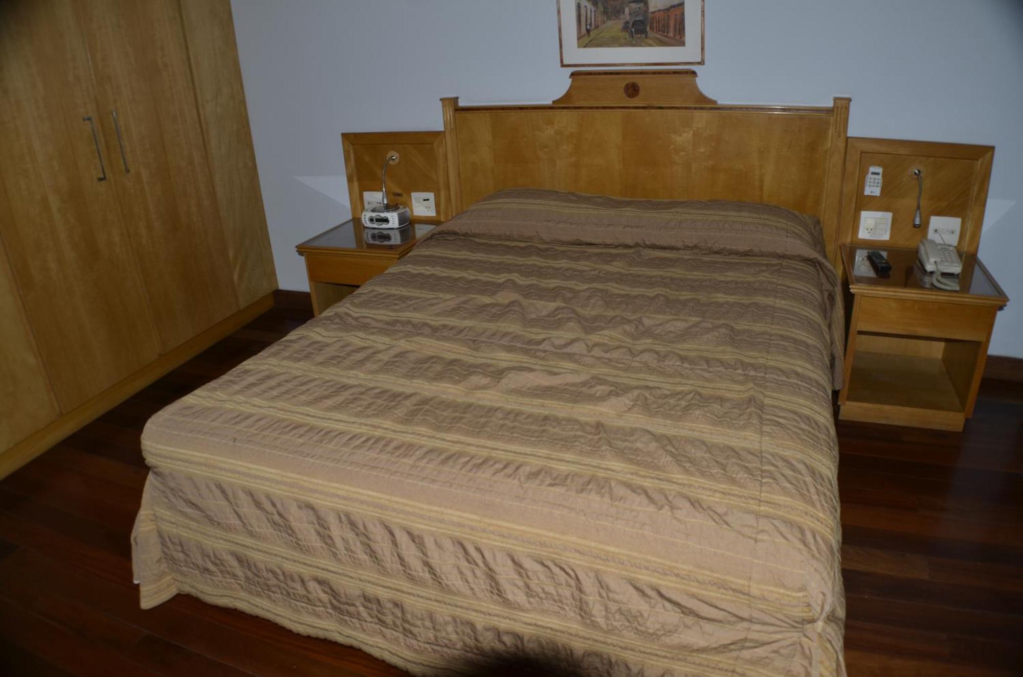 Deluxe Room,1705597632:JPEG